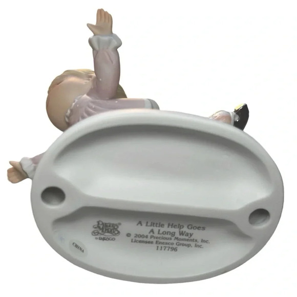 Next day shipping, Precious Moments, A Little Help Goes A Long Way, 2004 w/ box - Picture 7 of 7